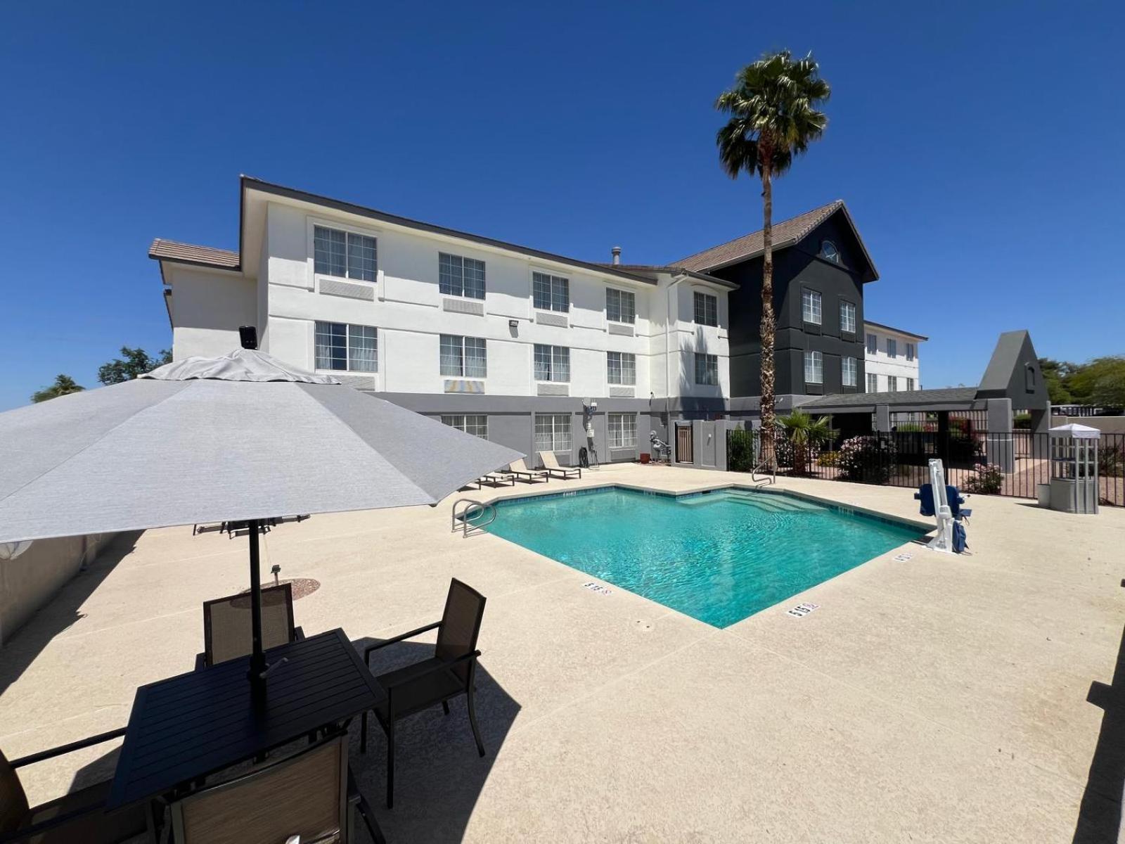 Garner Hotel By Ihg Phoenix - Surprise Exterior foto
